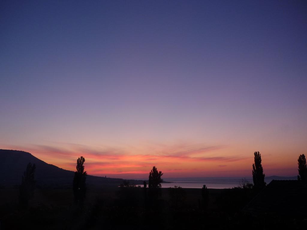 Szigligeti Panorama Apartmanhaz Luaran gambar