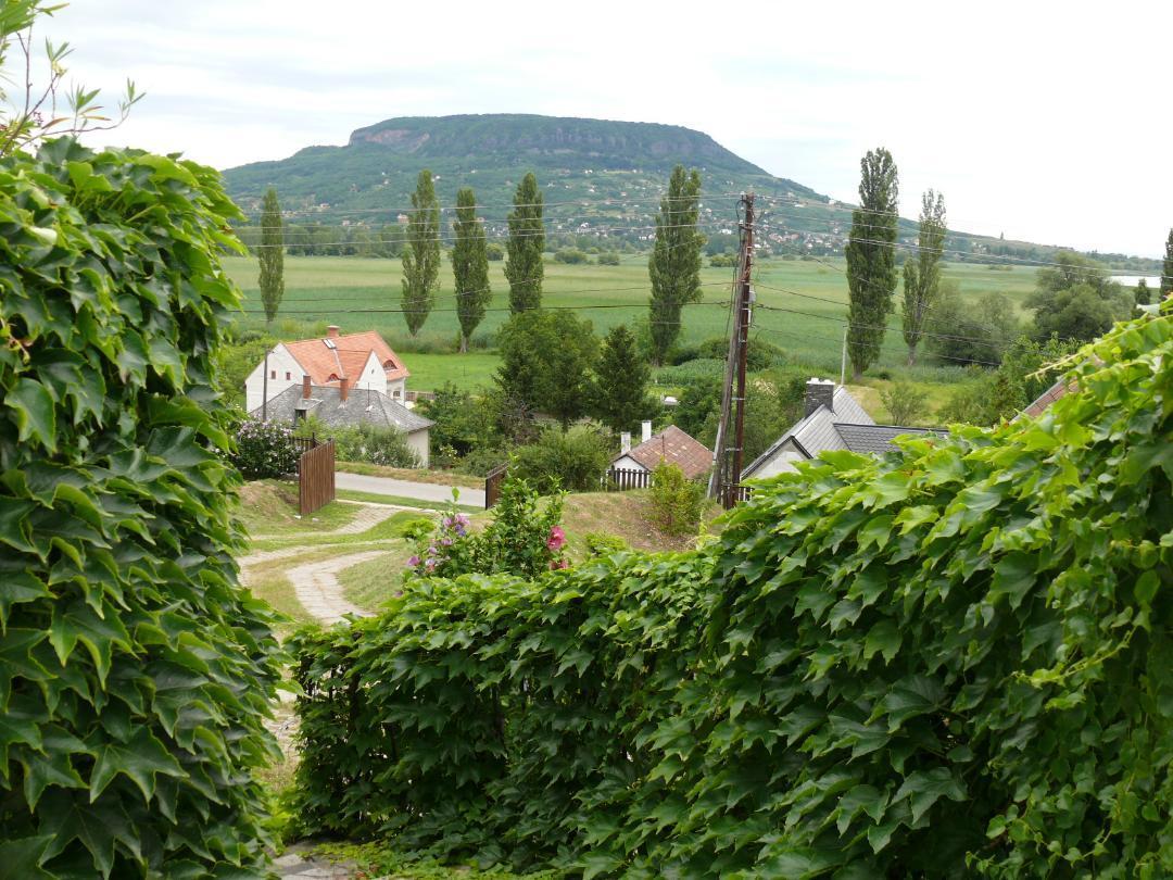 Szigligeti Panorama Apartmanhaz Luaran gambar
