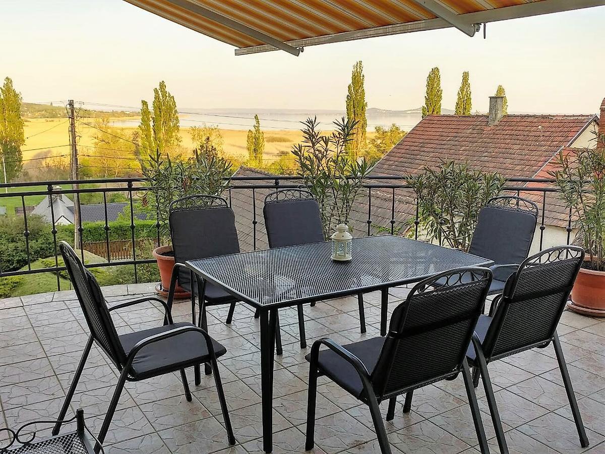 Szigligeti Panorama Apartmanhaz Luaran gambar